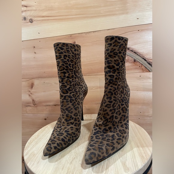 Stuart Weitzman Suede Leopard Print Booties Size 7 - Picture 5 of 8